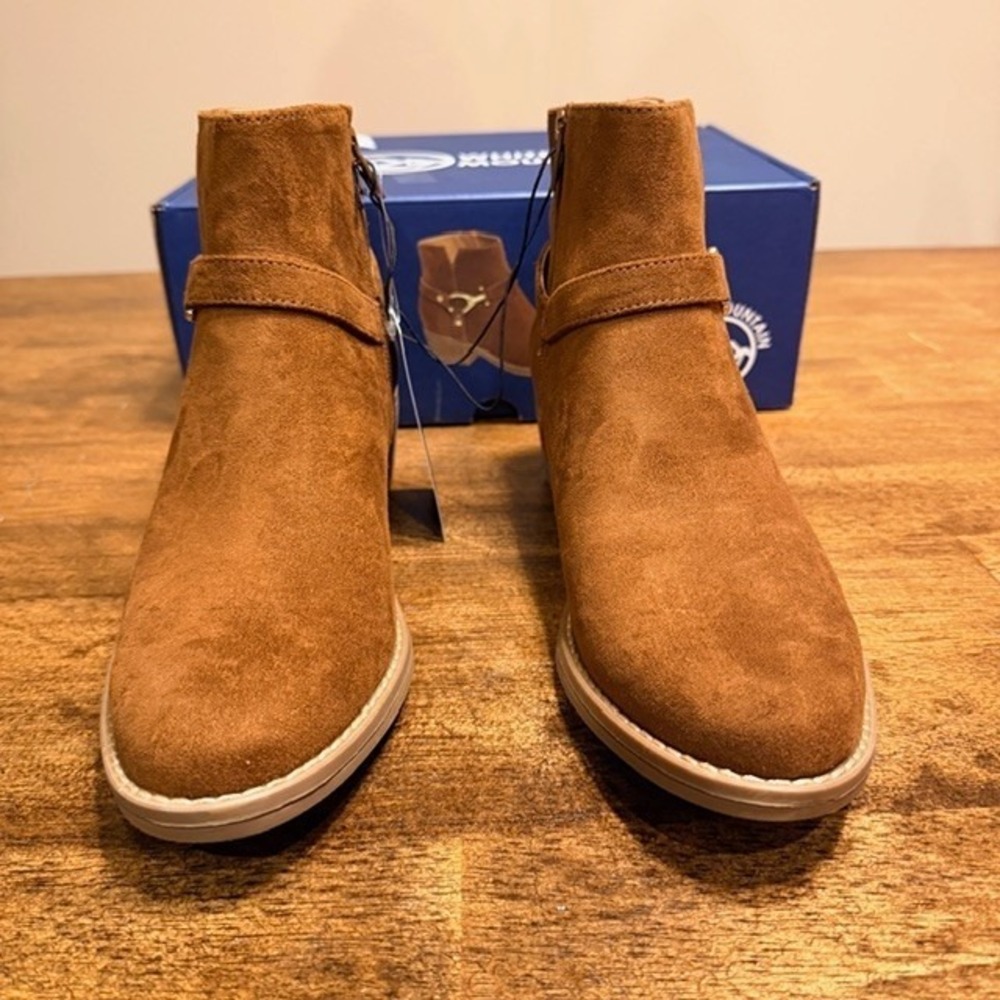 NIB White Mountain Women's Size 7.5 Chestnut  Ankle Boot Free Shipping